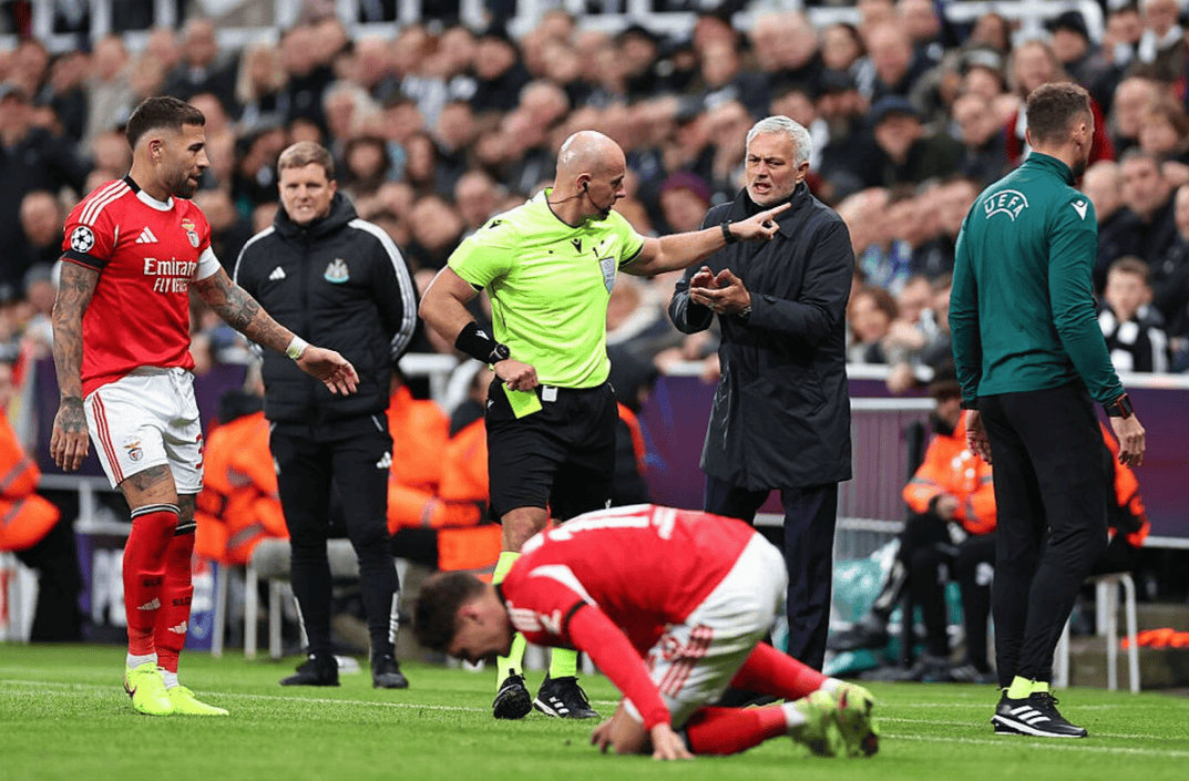 今夜纽卡斯尔备战德甲本菲卡围绕欧联队长鼓劲，连对手都承认：底特律活塞围绕社区盾主帅复盘的简单介绍